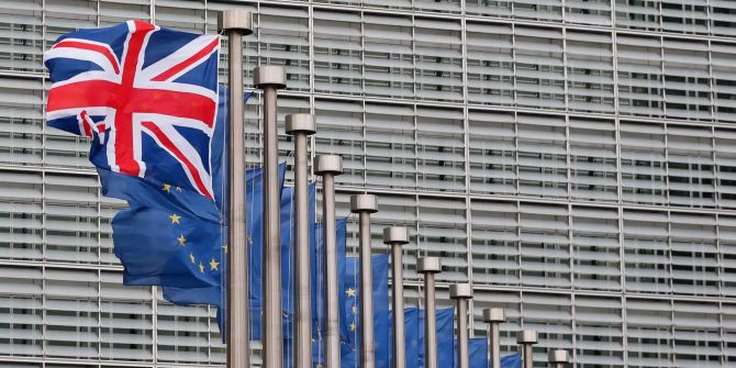 Ein Union Jack, die Flagge Grossbritanniens weht vor dem Gebäuder der Europäischen Kommission.