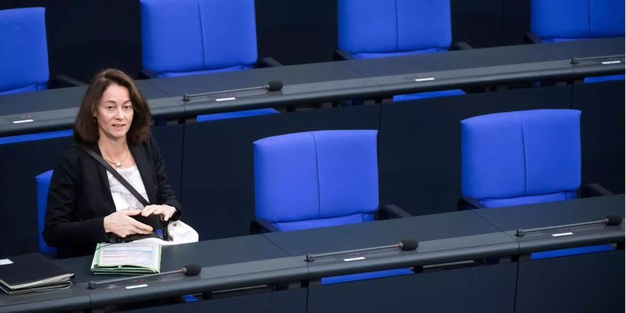 Katarina Barley (SPD), deutsche Bundesjustizministerin, sitzt in der Plenarsitzung im Deutschen Bundestag.