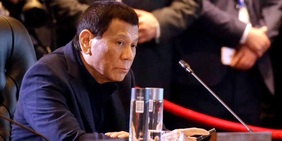 Der philippinische Präsident Rodrigo Duterte wohnt einer Sitzung des Apec-Gipfels bei.