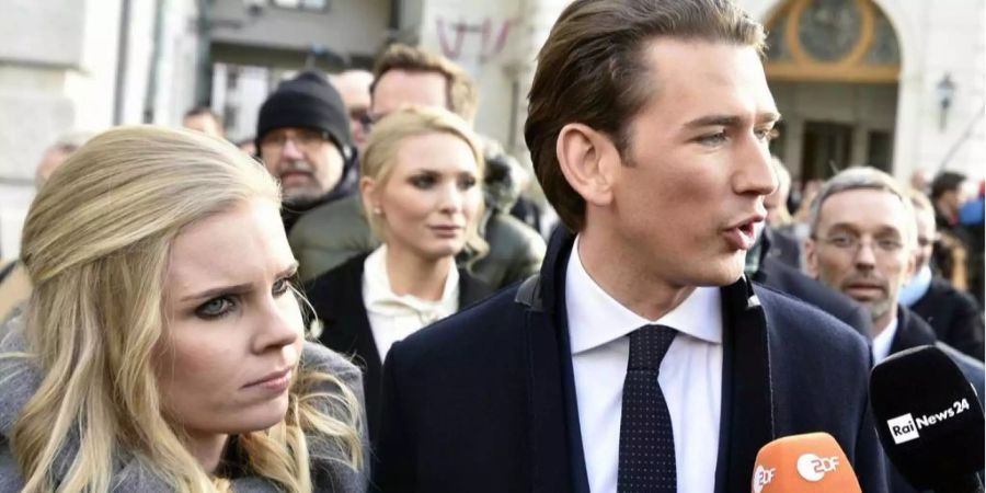 Sebastian Kurz – hier mit seiner First Lady – wird mit 31 österreichischer Kanzler.