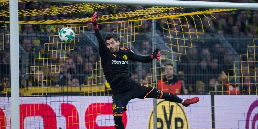 Greift daneben: Roman Bürki hat schon bessere Zeiten beim BVB erlebt.