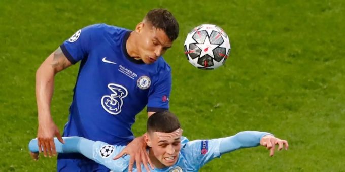 Beraubt: Der brasilianische Fussballstar Thiago Silva (li.) Beraubt: Der brasilianische Fussballstar Thiago Silva (li.)