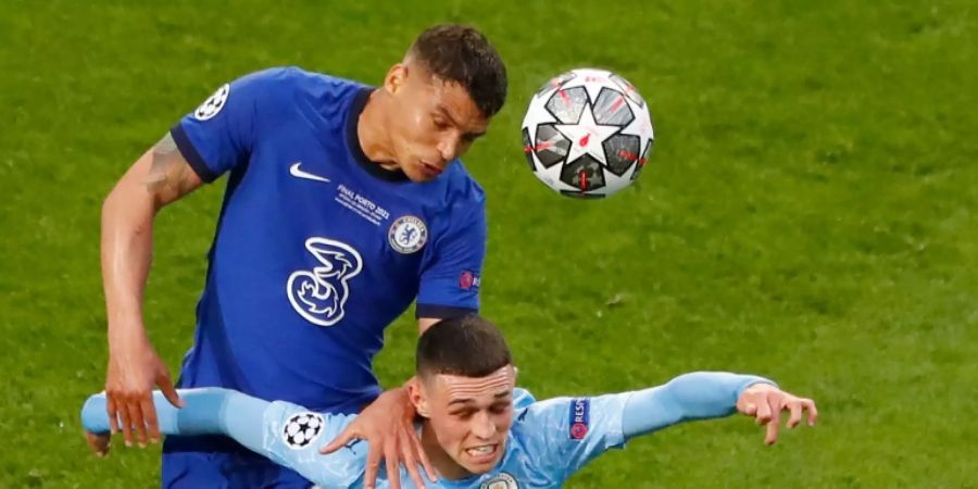Beraubt: Der brasilianische Fussballstar Thiago Silva (li.)