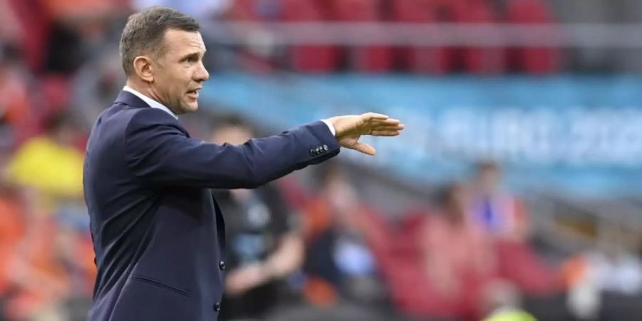Andrej Schewtschenko, der Trainer der Ukraine, will das Duell der Aussenseiter gegen Nordmazedonien unbedingt gewinnen. Foto: John Thys/Pool AFP/AP/dpa