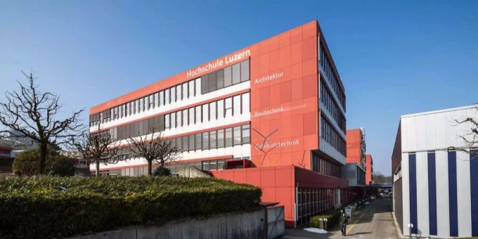 Verteilt wurden die Blätter auf dem Campus des Departements Technik & Architektur. Hochschule Luzern