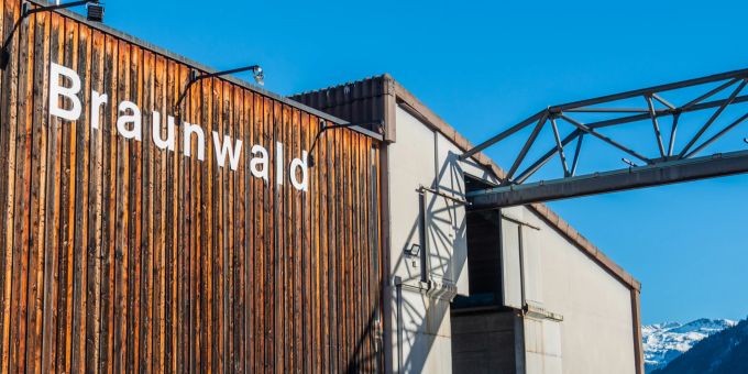 Braunwald-Standseilbahn - Glarnerland Tourismus. Erdrutsch