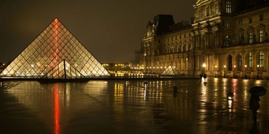 Die Glaspyramide des Louvre