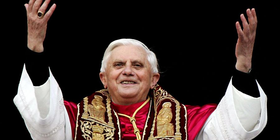 Ratzinger erteilte 1986 als Chef der Glaubenskongregation dem Skandalpriester H. in einem von ihm selbst unterschriebenen Brief die Erlaubnis, die Heilige Messe mit Traubensaft statt mit Wein zu feiern.