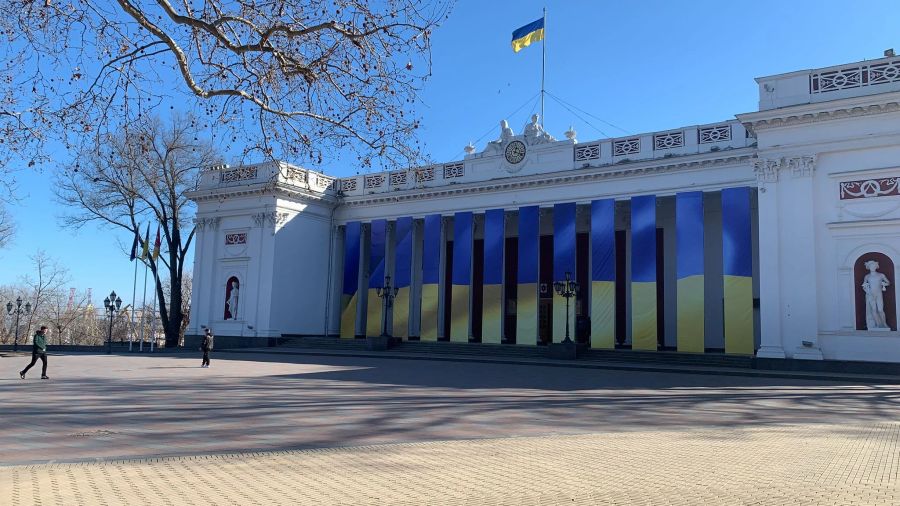 Das Ratshaus in Odessa – von Sicherheitspersonal keine Spur.