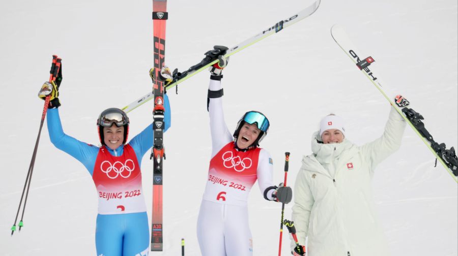 Riesenslalom-Siegerin Sara Hector und Bronze-Gewinnerin Lara Gut-Behrami sind auf Head unterwegs, Federica Brignone fährt Rossignol-Ski.