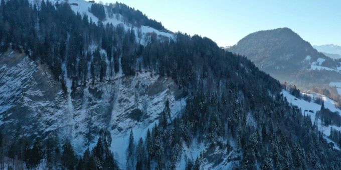 In diesem Gebiet stürzte der 23-jährige Skifahrer über eine Felswand zu Tode. In diesem Gebiet stürzte der 23-jährige Skifahrer über eine Felswand zu Tode.