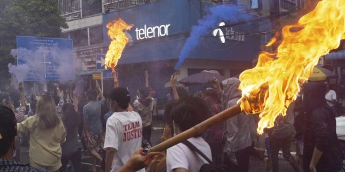 In Myanmar - UN-Sonderbeauftragte trifft Juntaführer Min Aung Hlaing