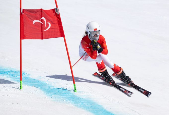 Zhang Mengqiu im Einsatz bei den Paralympics – sie holte drei Medaillen bei ihren ersten Paralympischen Spielen. Beijing Winter Paralympics