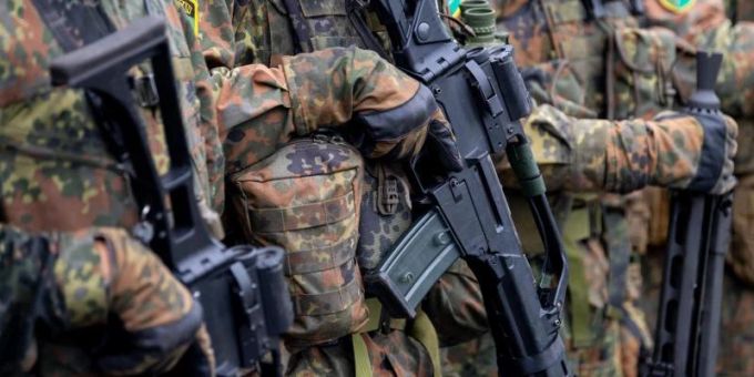 Soldaten der deutschen Bundeswehr. wehrbeauftragter des deutschen Bundestages