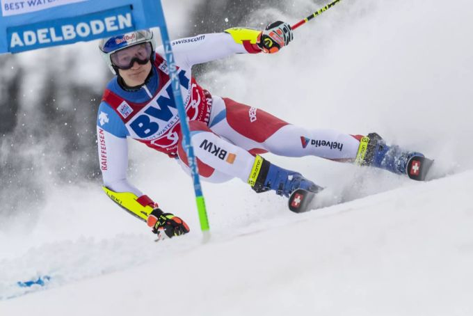 Marco Odermatt überzeugt 2022 in Adelboden und holt sich den Sieg. ski weltcup adelboden