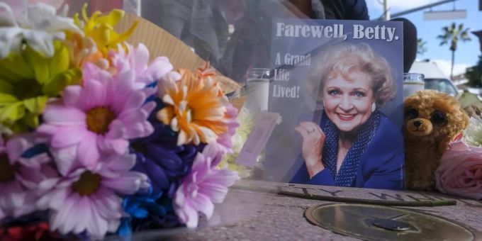 Die Beerdigung von Betty White wird im kleinen Rahmen stattfinden. Betty White
