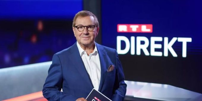 Seit August 2021 moderiert Jan Hofer die Nachrichtensendung «RTL Direkt». Foto: Jörg Carstensen/dpa/Archiv Seit August 2021 moderiert Jan Hofer die Nachrichtensendung «RTL Direkt». Foto: Jörg Carstensen/dpa/Archiv