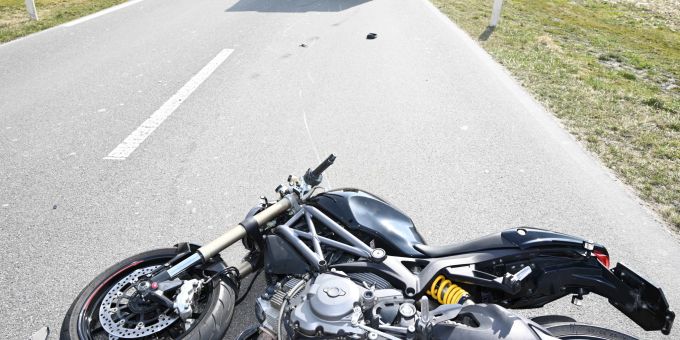 Mels SG: Steifkollision zwischen Motorrad und Auto. Mels SG