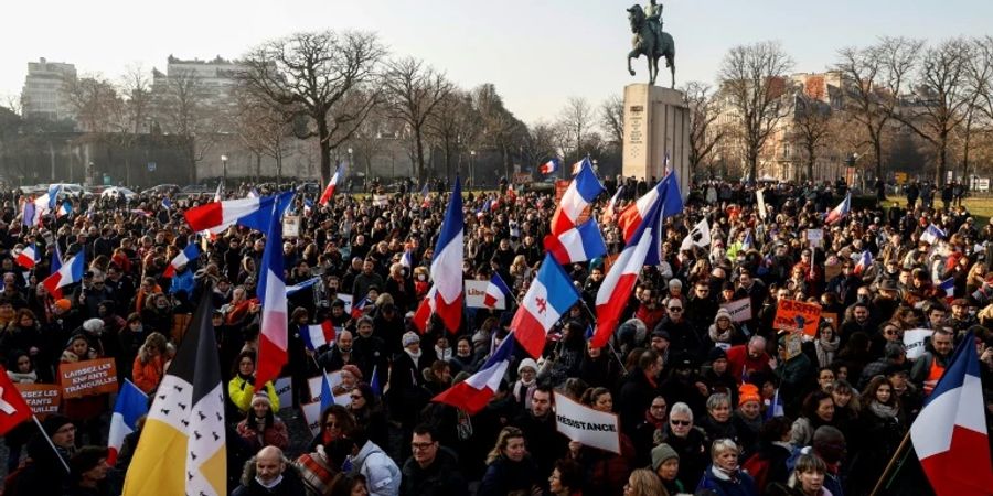 Protest gegen Impfpass in Paris