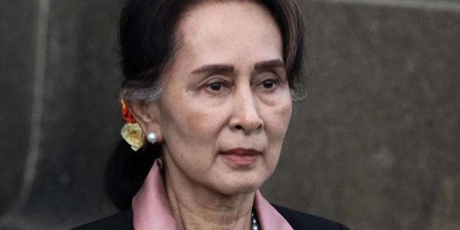 Myanmars vom Militär entmachtete Regierungschefin Aung San Suu Kyi, hier im Jahr 2019 in den Niederlanden. Foto: Peter Dejong/AP/dpa