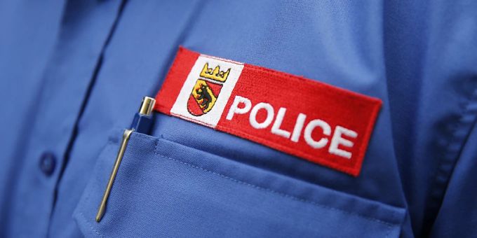 Die Berner Polizei wurde von einem Mann mit einem Beil angegriffen. berb polizei