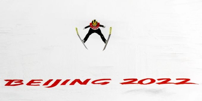 Olympia 2022 - Slowenin Ursa Bogataj holt Gold im Skispringen