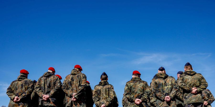 Soldaten der Bundeswehr auf dem Marinestützpunkt Eckernförde in Schleswig-Holstein.