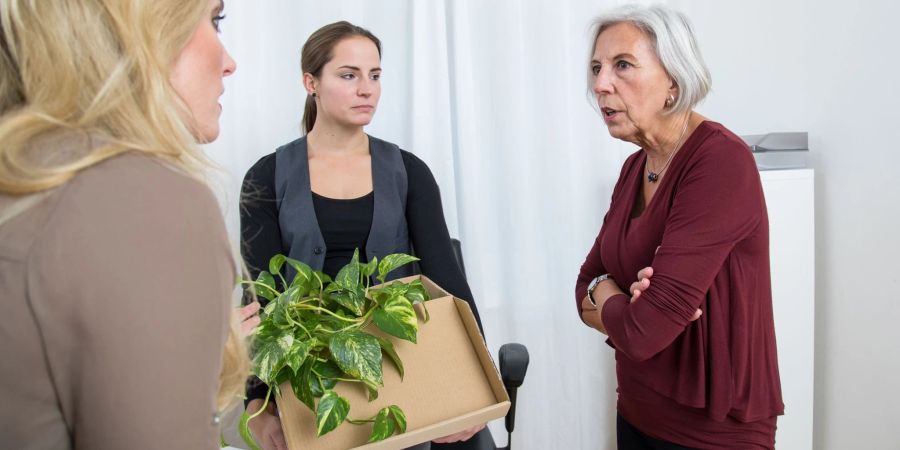 Muss ein Mitarbeiter aufgrund eines Fehlverhaltens seine Sachen packen, hat der Betriebsrat ein Recht zu erfahren, was genau passiert ist.