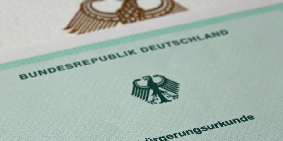 Eine Einbürgerungsurkunde der Bundesrepublik Deutschland.
