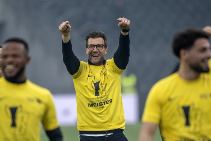 Raphael Wicky darf sich bei YB über seinen ersten grossen Titel als Trainer freuen. Raphael Wicky