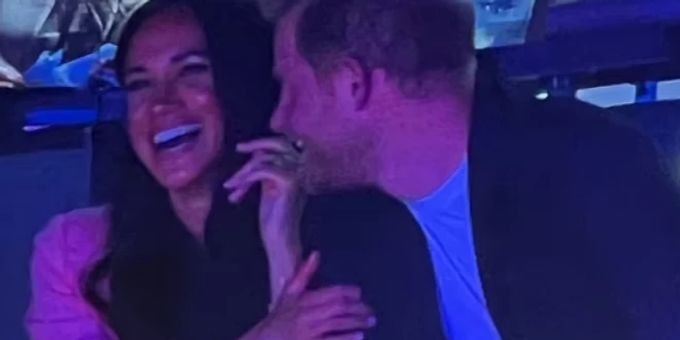 Erwischt! - Meghan Markle und Harry verliebt beim Basketball