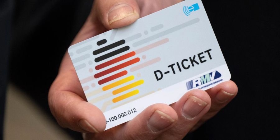 Ein «D-Ticket» im Chipkartenformat.