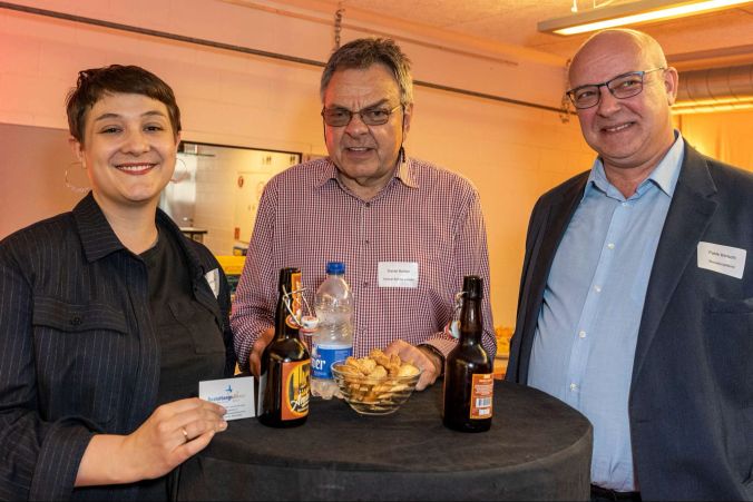Géraldine Bösch (Parlamentsmitglied), Daniel Barbier (Bernlex) und Patrick Bärtschi (Bestatter).