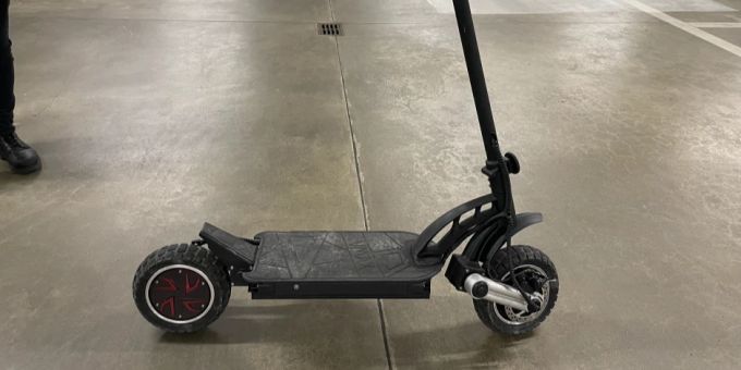 St.Gallen - Alkoholisierter E-Scooter-Fahrer flüchtet vor Polizei