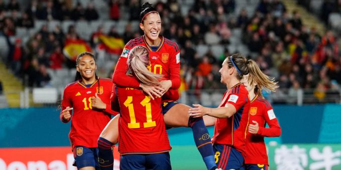 Nach Kuss-Eklat - Spanische Spielerinnen und Verband gründen Kommission