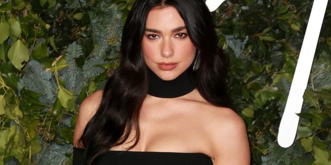 Dua Lipa soll angeblich wieder Single sein. dua lipa