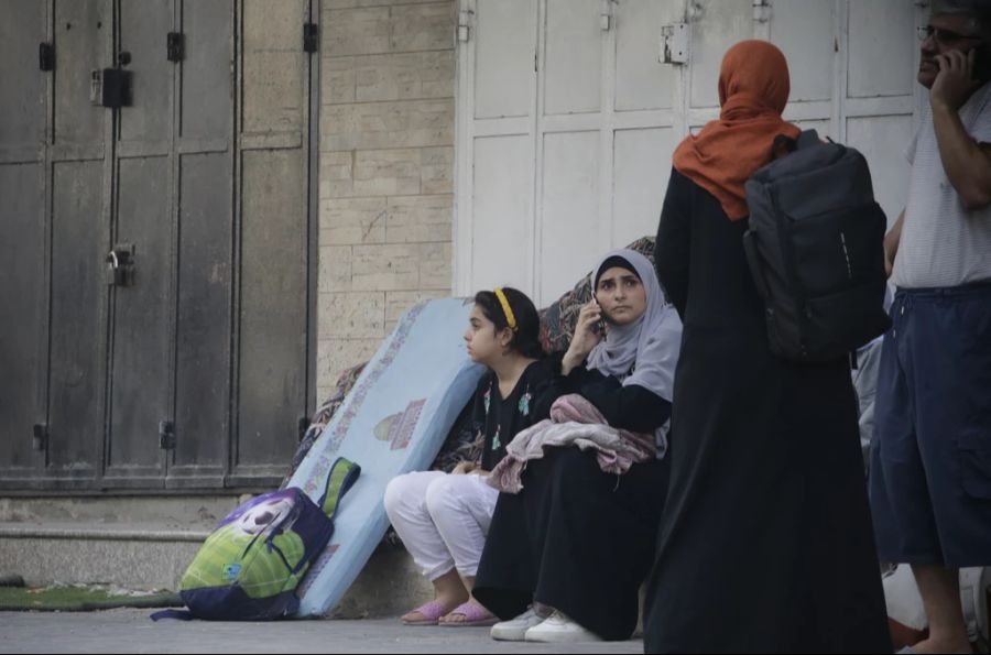 Nach dem Aufruf von Israel zur Evakuierung aus dem Norden von Gaza machten sich zahlreiche Palästinenser auf den Weg in den Süden.