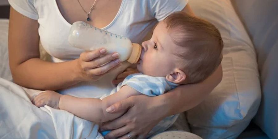 Baby Flasche Nacht Coronavirus