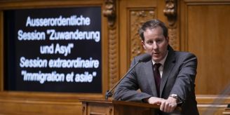Über Asyl - SVP will Parlament zu ausserordentlicher Sitzung einberufen