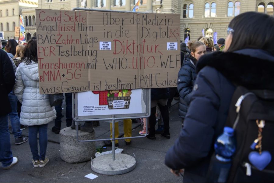 Es gibt nur noch eine kleine radikalisierte Minderheit an Impfgegnerinnen und Impfgegnern, die sich nicht mit Geimpften abgeben wollen. (Archivbild)