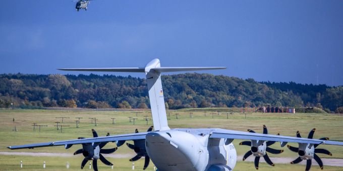Deutschland - Ampel-Regierung flog fast 1200 Mal mit der Bundeswehr