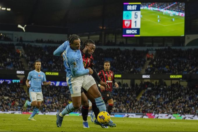 Der Schweizer Manuel Akanji erzielte bereits den dritten Treffer für Manchester City. Manuel Akanji Manchester City.