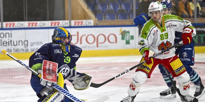 Tino Kessler (re.) wechselt vom EHC Biel zum HC Davos. HC Davos Tino Kessler