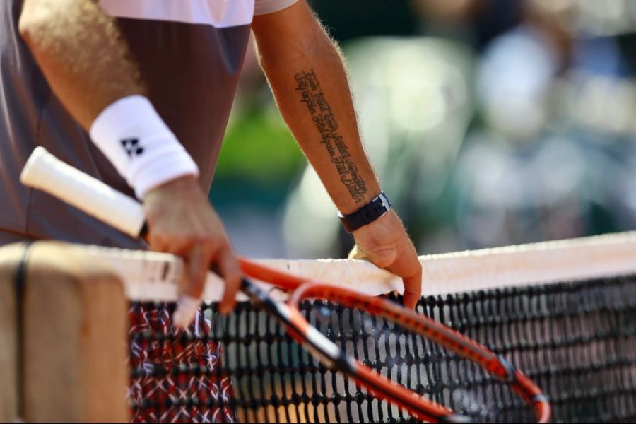 Genau das gleiche Zitat hat sich Wawrinka zum Leitspruch genommen und auf seinen Arm tätowiert.