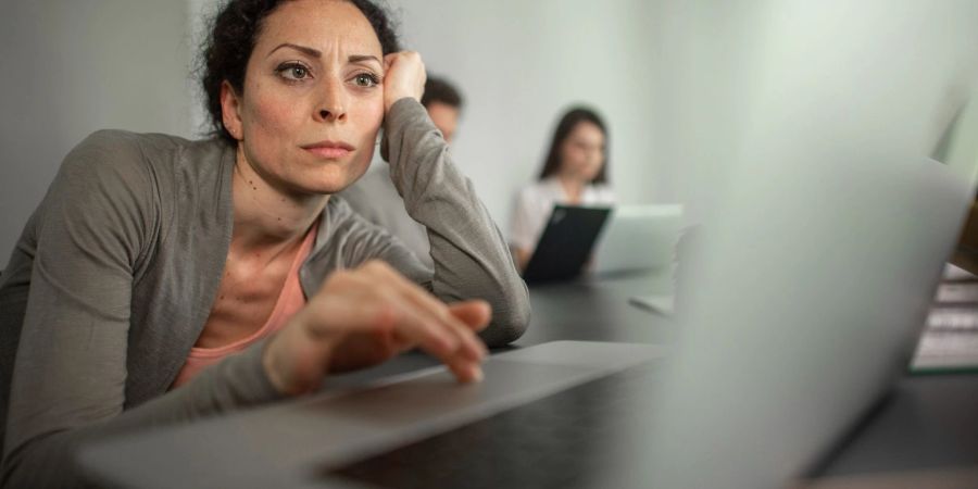 Verheiratete Frauen verdienten im Jahr 2022 16 Prozent weniger als verheiratete Männer. (Symbolbild)