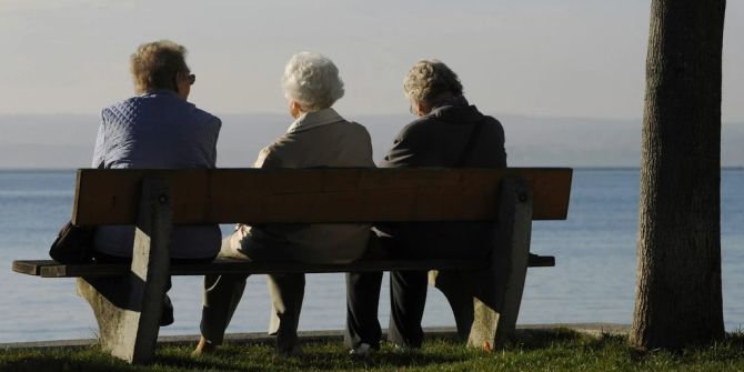 Frauen Sitzen Bank Studie