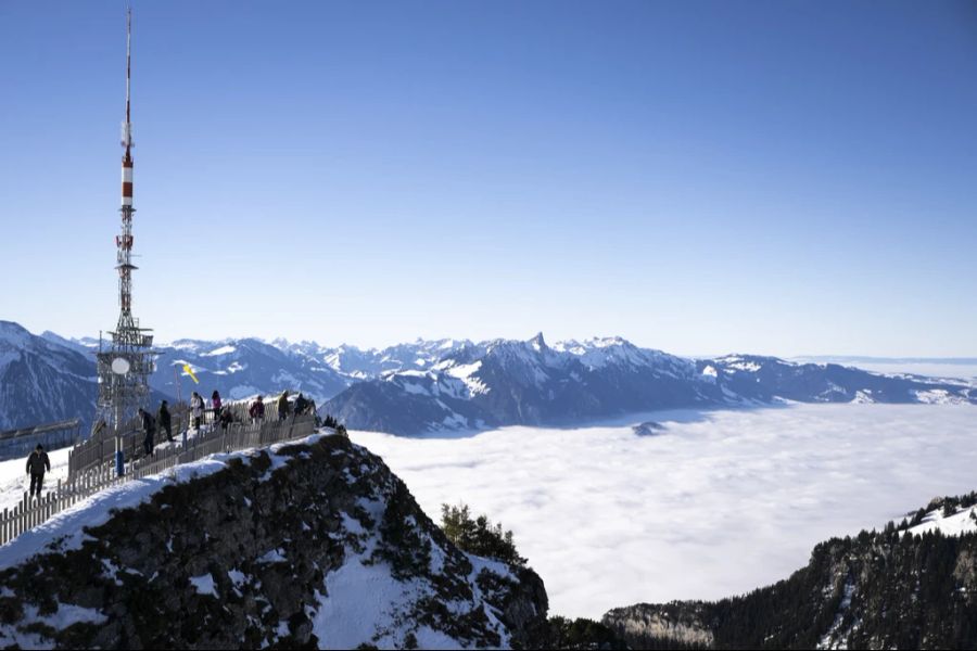 Das Wetter soll in den Bergen ab Samstagvormittag sonnig und kalt werden: perfekte Bedingungen für den Schnee. (Archivbild)