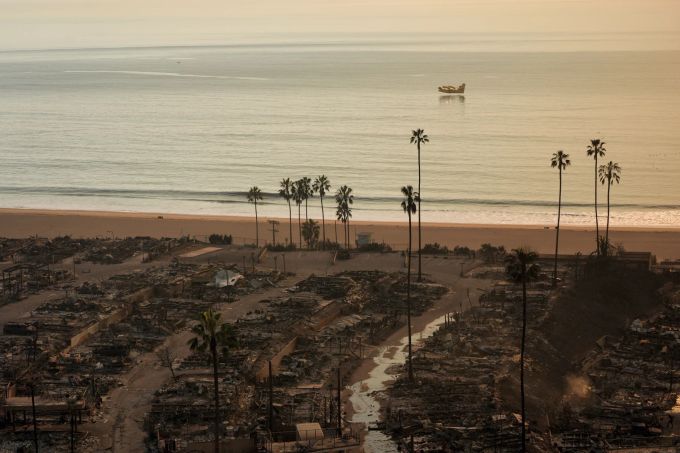 Das «Palisades Fire» hat fast nur Schutt und Asche hinterlassen. APTOPIX California Wildfires