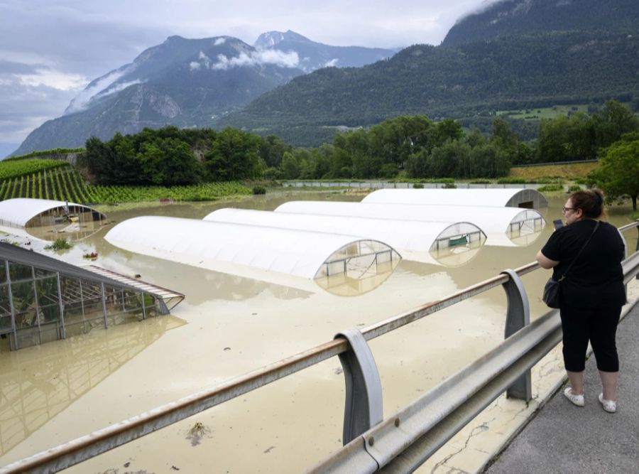 Die Hochwasser-Warnung gilt mindestens bis Montagmorgen.