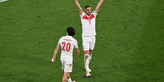 Merih Demiral sorgte mit dem Wolfsgruss für einen Eklat an der EM 2024. Em 2024